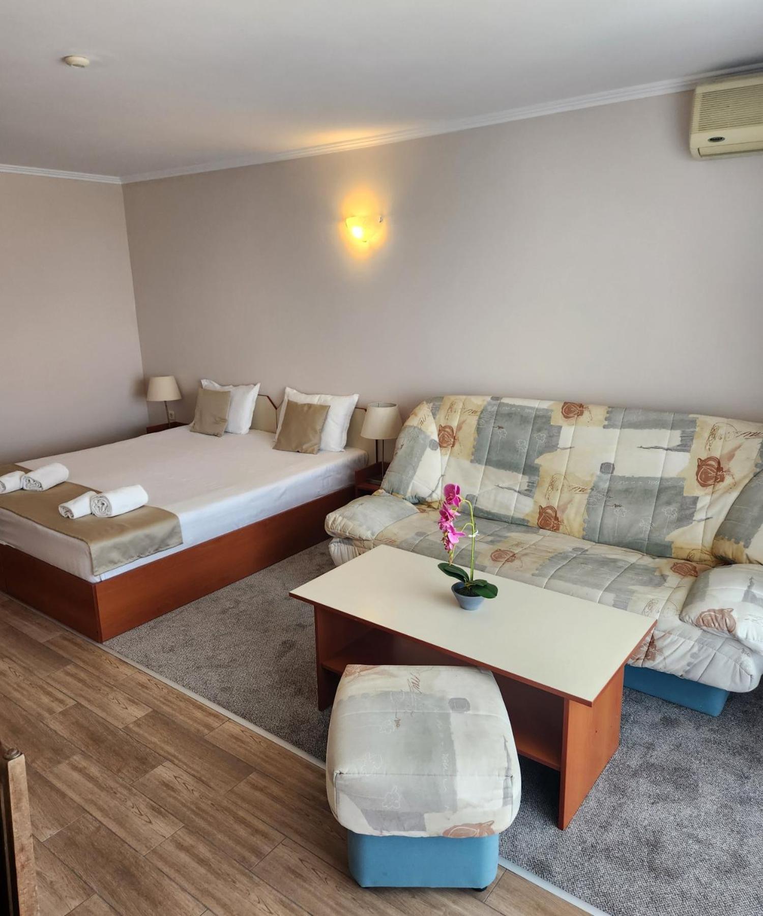 Mirana Family Hotel Burgas Екстер'єр фото